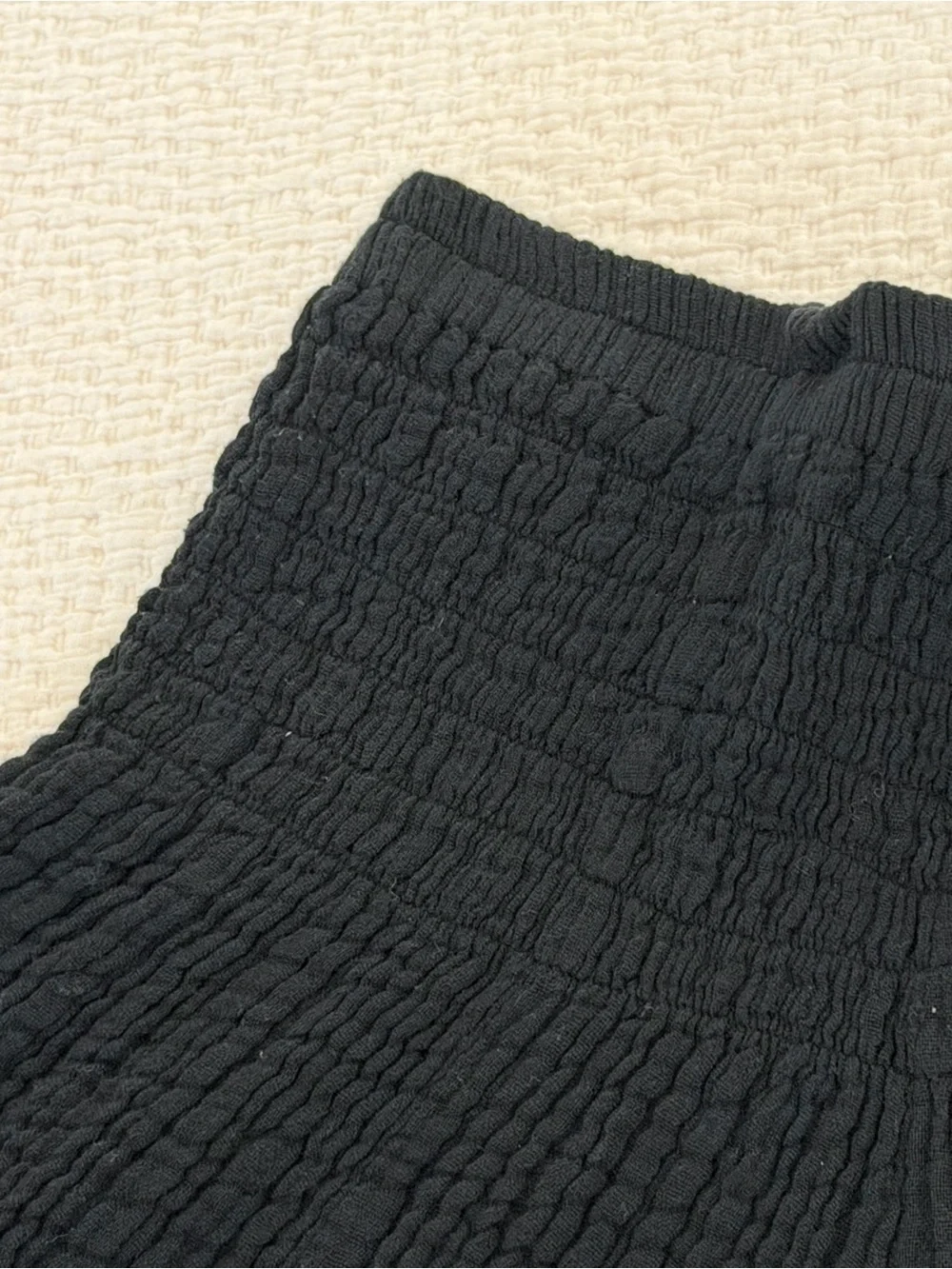 Black Wide-Leg Crinkle Gauze ladies cropped Pants
